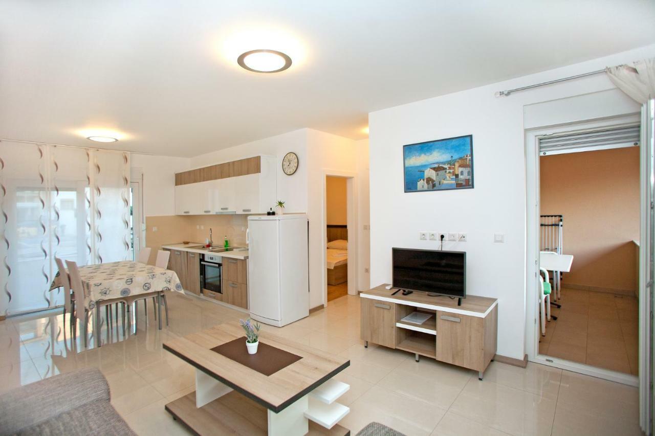 Apartments Maslina II 奈维斯 外观 照片